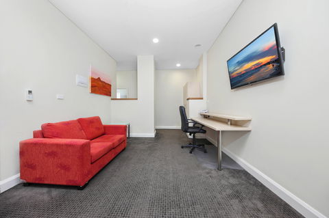 Belconnen Way Motel And Serviced Apartments - Accommodation Australia 6