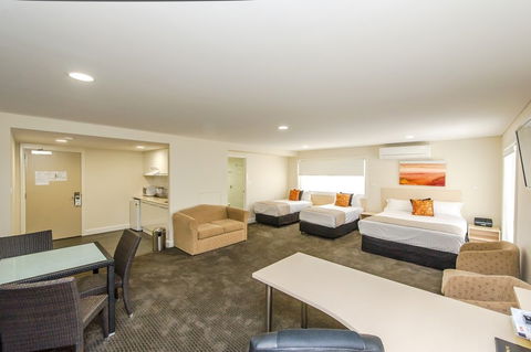 Belconnen Way Motel And Serviced Apartments - Accommodation Australia 7