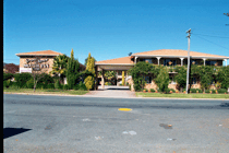 Grand Manor Motor Inn - Accommodation Australia 0