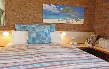 The Beachfront Motel - Accommodation Australia 1