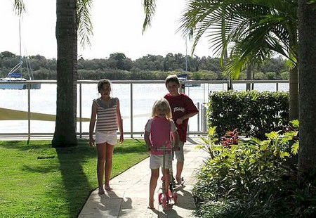 Noosa Shores Resort - Australia Shopping 2