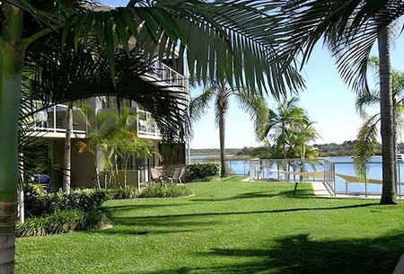 Noosa Shores Resort - Australia Shopping 3