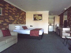 Highway Inn Motel - Accommodation Australia 4