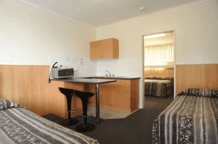 Bamboo Motor Inn - Accommodation Australia 2