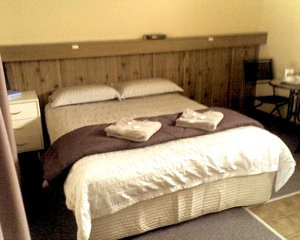 GLENROWAN KELLY COUNTRY MOTEL - Bed n Breakfasts 1