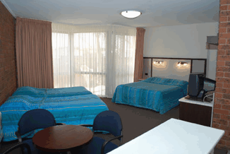 Lakes Central Hotel - Accommodation Australia 1