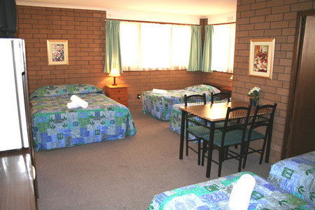 Rippleside Park Motor Inn - Accommodation Australia 3