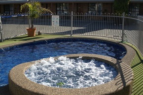 Rodney Motor Inn - Accommodation Australia 1