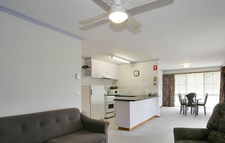 Summerfield Studio Apartments - Accommodation Australia 1