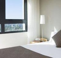Pacific International Suites Parramatta - Bed n Breakfasts