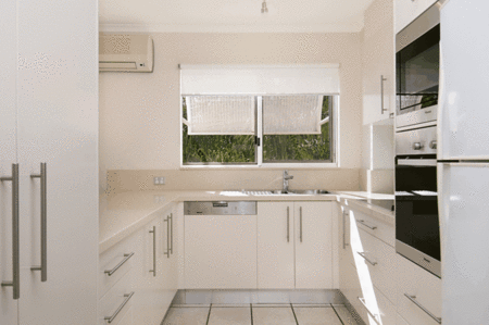 Bali Hai Apartments Noosa - Australia Shopping 4