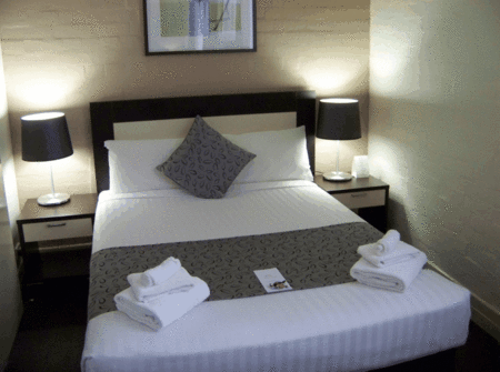 Aarons Hotel - Accommodation Australia 1