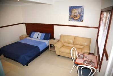 Across Country Motor Inn - Accommodation Australia 1