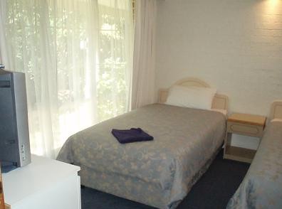 Hamiltons Townhouse Motel - Accommodation Australia 5