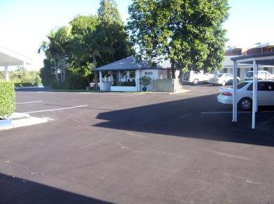 Colonial Court Motor Inn - Accommodation Australia 3