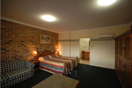 Country Gardens Motor Inn - Accommodation Australia 3