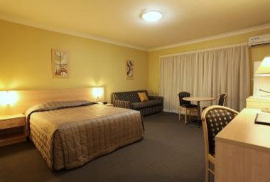 Maclin Lodge Motel - Accommodation Australia 4