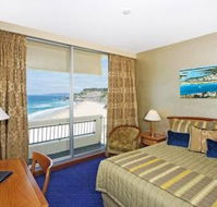 Quality Hotel Noahs on the Beach - Local Tourism