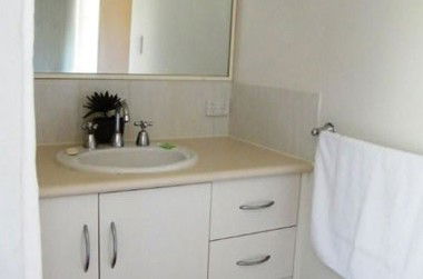 Clarks Beach Apartment - Australia Shopping 2