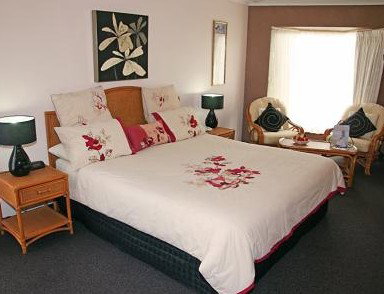 Sapphire Waters Motor Inn - Accommodation Australia 1