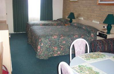 A Settlers Motor Inn - Accommodation Australia 1