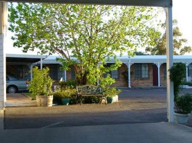 Colonial Motor Lodge - Accommodation Australia 2
