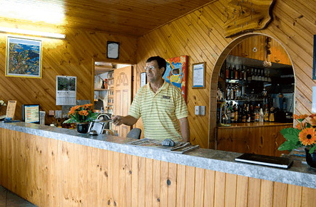 Barrier Reef Motel - Accommodation Australia 5