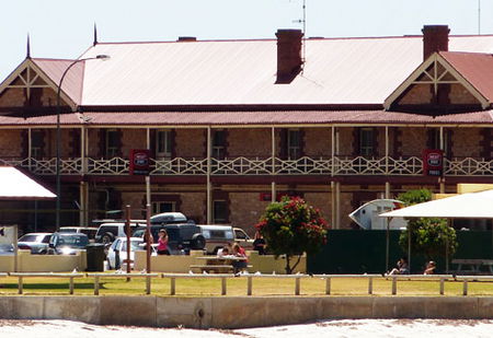 Tumby Bay Hotel And Seafront Apartments - Accommodation Australia 2