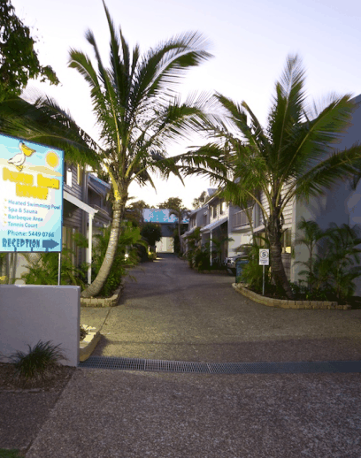 Pelican Beach Resort - Australia Shopping 5