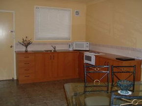 Hopkins House Motel & Apartments - Accommodation Australia 5