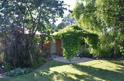 Bright Colonial Inn Motel - Accommodation Australia 2