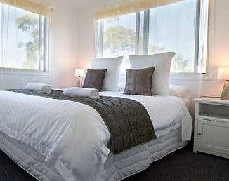 Mornington Motel - Accommodation Australia 0