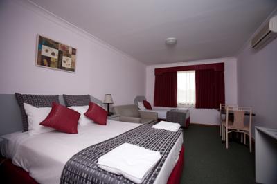 Hume Villa Motor Inn - Accommodation Australia 2