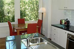 Aaron Lee Waterfront Apartments - Accommodation Australia 1