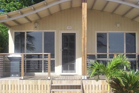 BIG4 Rollingstone Beach Caravan Resort - Local Tourism 1