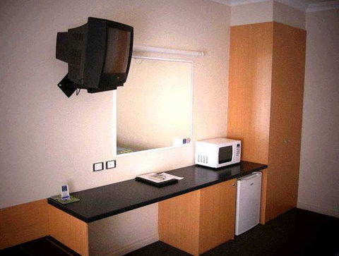 Victoria Lodge Motor Inn And Apartments - Accommodation Australia 3
