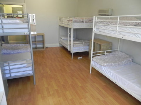 Ritz Backpackers - Accommodation Australia 6