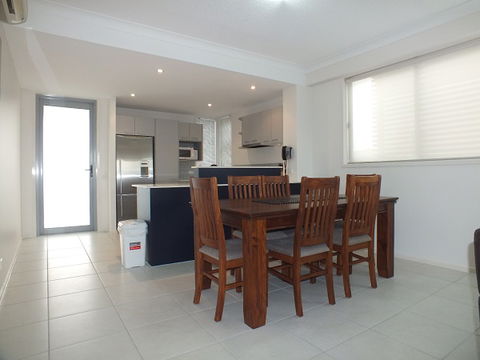 Pacific Marina Apartments - Local Tourism 10