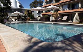 Hotel Laguna - Australia Shopping 3