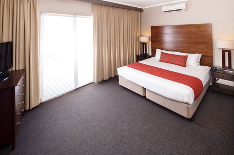 Quality Hotel Dickson - Accommodation Australia 2