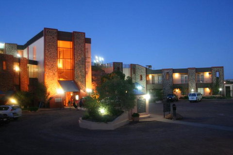 Desert Cave Hotel - Accommodation Australia 2