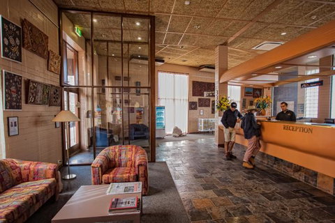 Desert Cave Hotel - Accommodation Australia 4