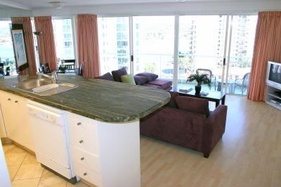 Surfers Mayfair - Accommodation Australia 5