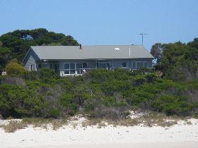 Island Beach Escape - Accommodation Australia 0