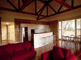 The Menzies Retreat - Accommodation Australia 0