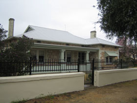 Naracoorte Cottages - MacDonnell House - Local Tourism 0