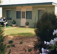 Oaklands Fishing Cottage - Accommodation Australia