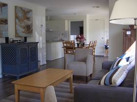 Saltaire Yellow - Accommodation Australia 0