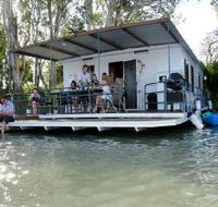 The Murray Dream Self Contained Moored Houseboat - Bed n Breakfasts