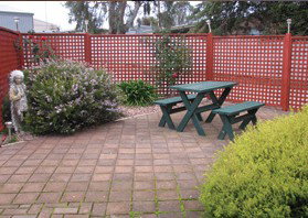 Louth Bay Holiday Apartment - Australia Shopping 3